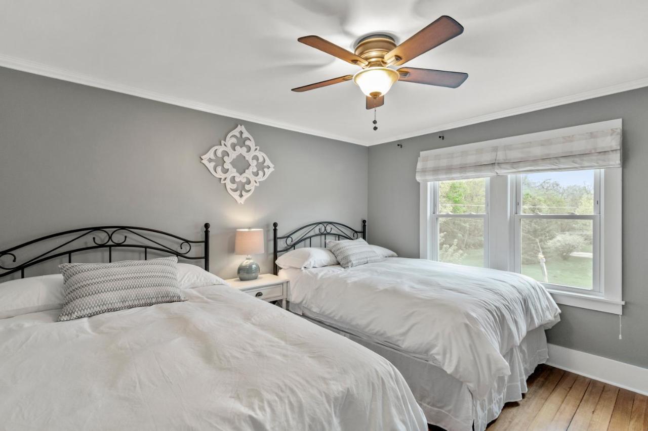 Gorgeous Downtown Bungalow, Walk Everywhere!!! Lake Geneva Εξωτερικό φωτογραφία